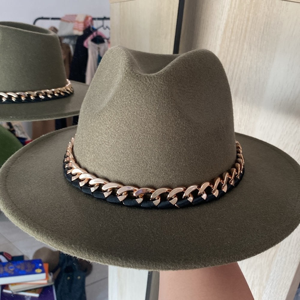Green hat - Picture 3 of 3